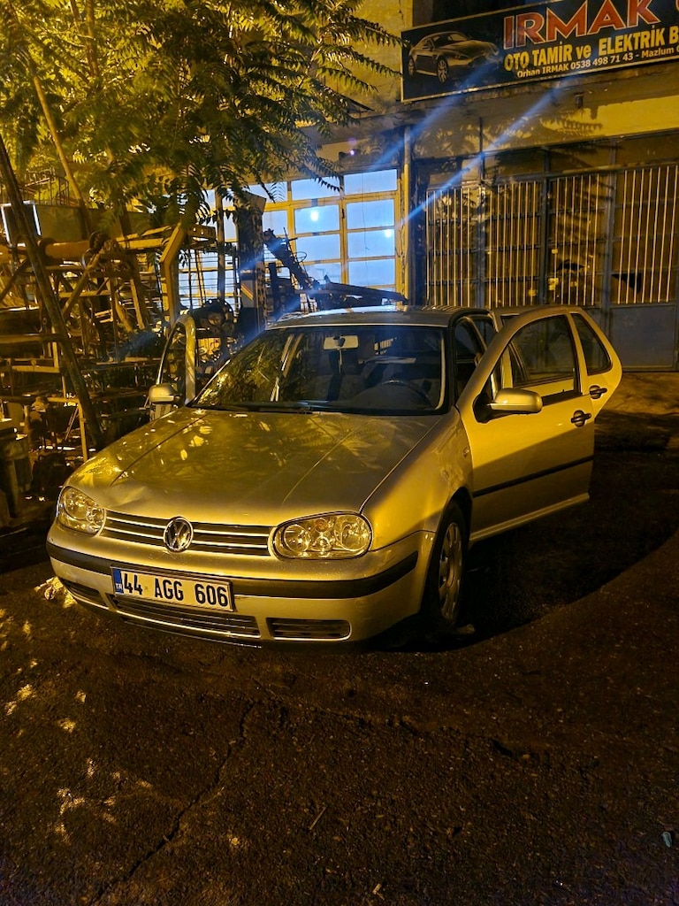 2003 model golf - 7