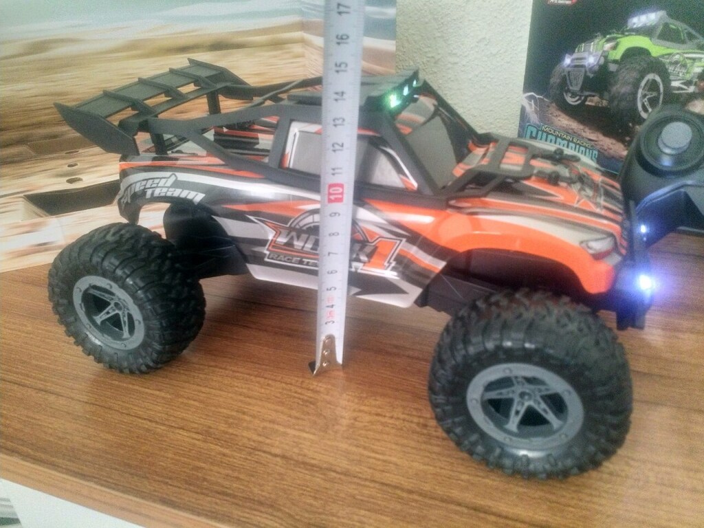 UZAKTAN KUMANDALI ŞARJLI IŞIKLI JEEP BÜYÜK YAKLAŞIK 29CM - 3