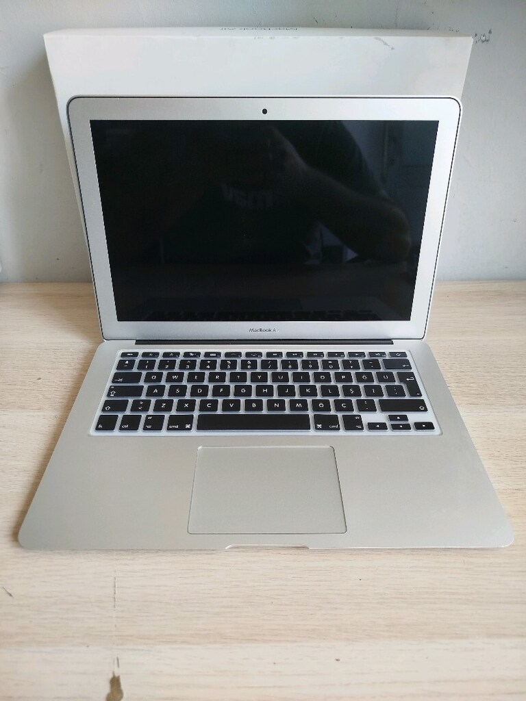 Apple MacBook Air 2015 - 9