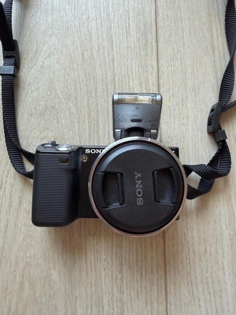 Sony NEX-5 Çift Lensli Set (16mm + 18-55mm) + Stereo Mikrofon ve Full