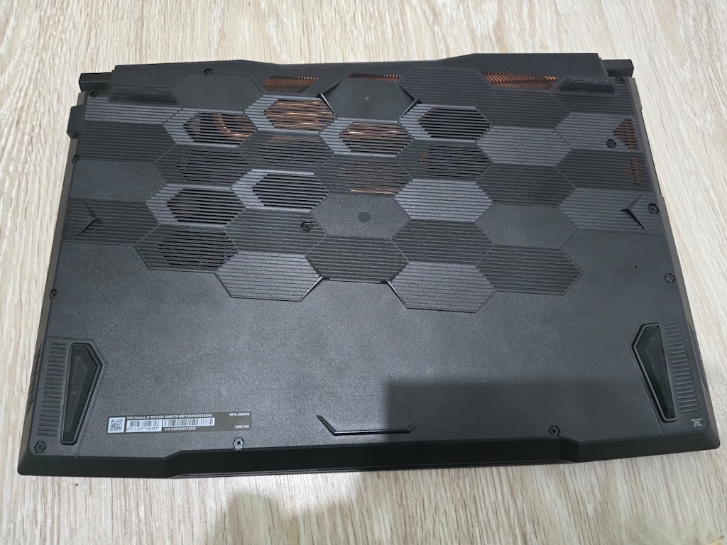 Oyuncu Laptop MSI KATANA 17 (RTX 4070/ i7-13620H / 32GB RAM / 1TB SSD) - 5