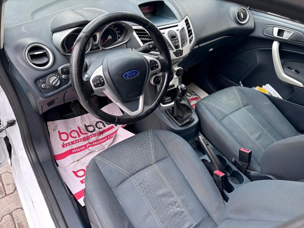 2012 fiesta titanium + - 5