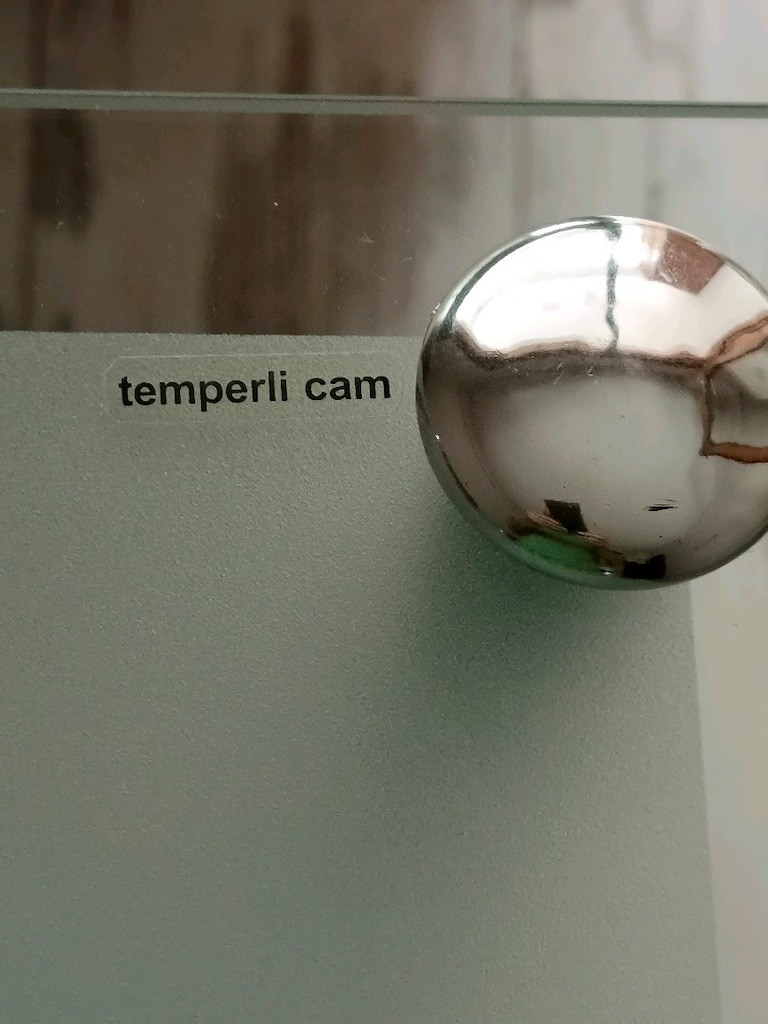 YENİ GİBİ modern camlı raf ünitesi - 5