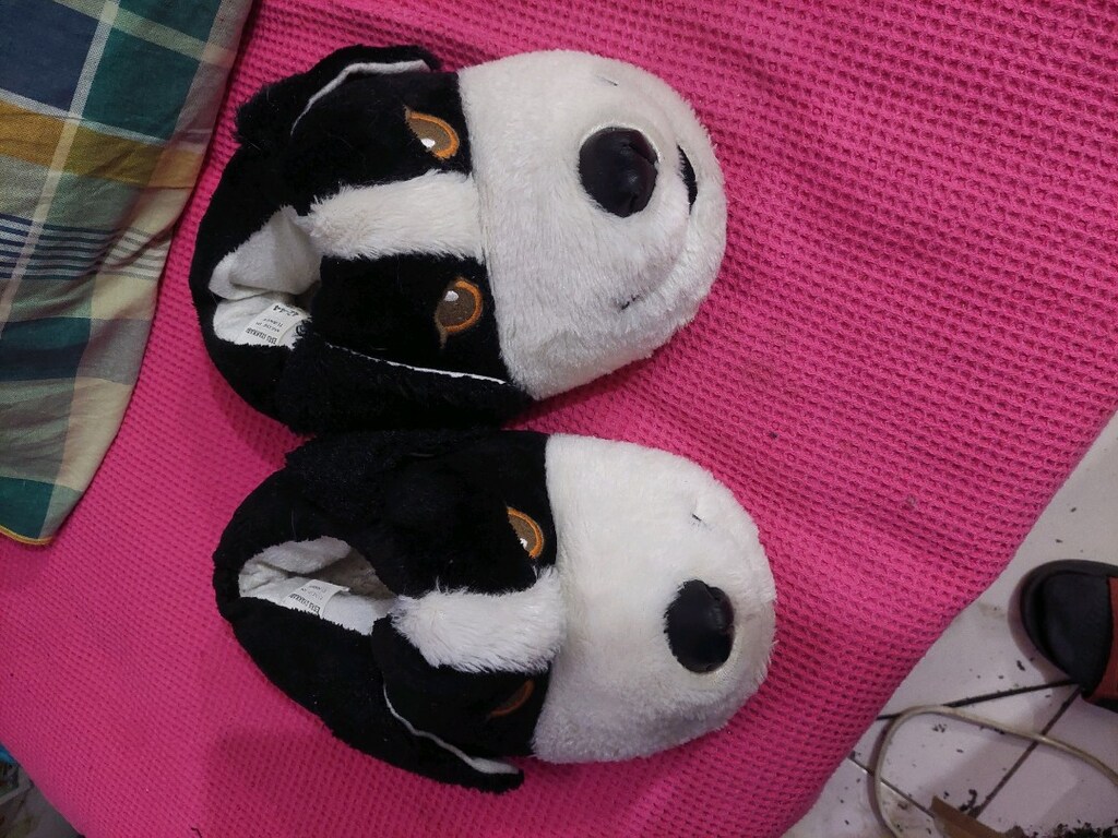 Panduf terlik. 2 adettir. Adet fiyatıdır. Köpekli olan 42-44 numara. - 2