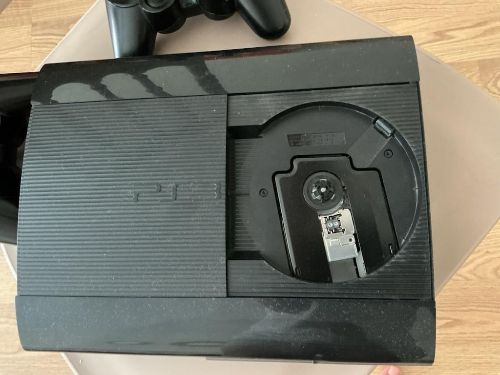 ps3 super slim 24 oyun 15 tanesi CD’li 9 tanesi ps3 içinde - 16