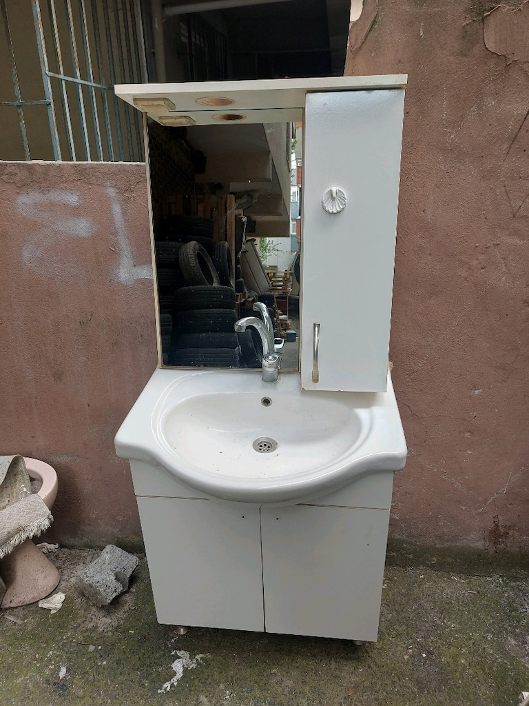 banyo dolabı 67x40x75 ölçülerinde yer güngören - 2