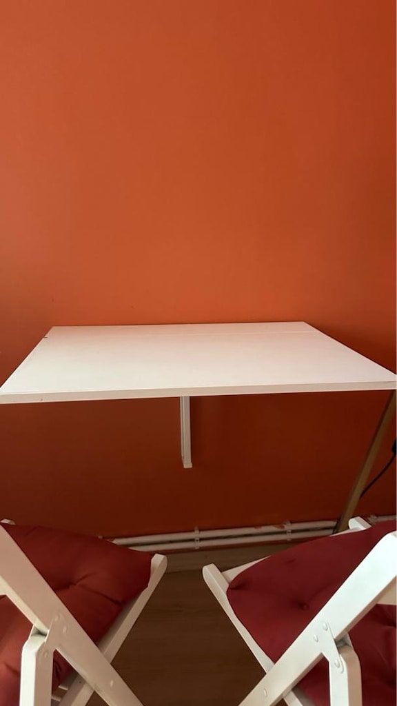 IKEA Duvara Monte Çalışma Masası + 2 Katlanır Sandalye + 2 Minder - 2