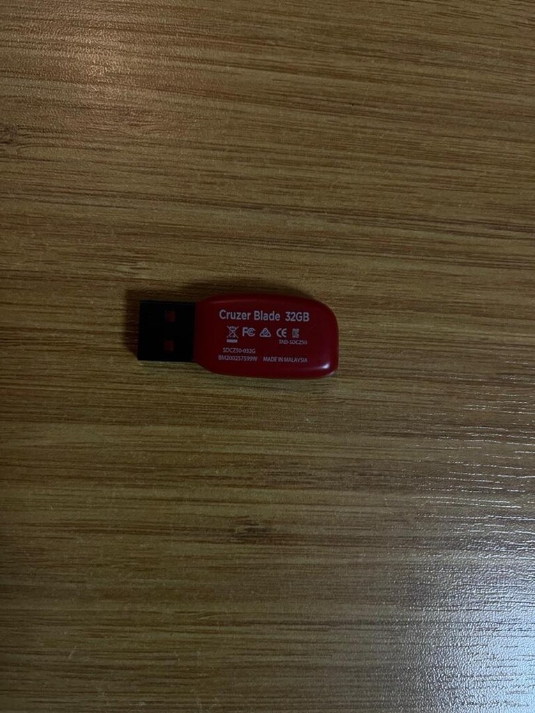 USB FLASH BELLEK 64/32/16/8 - 8