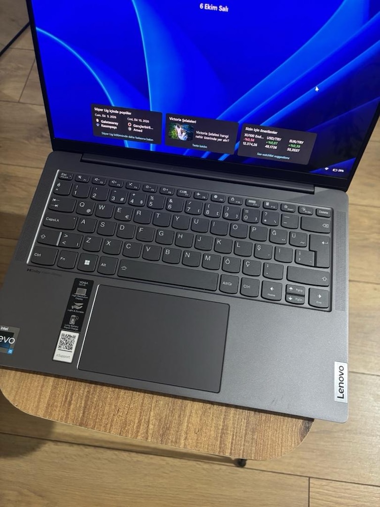 LENOVO Yoga Slim 6 Intel Core I5 8GB 512GB SSD OLED 14” - 3