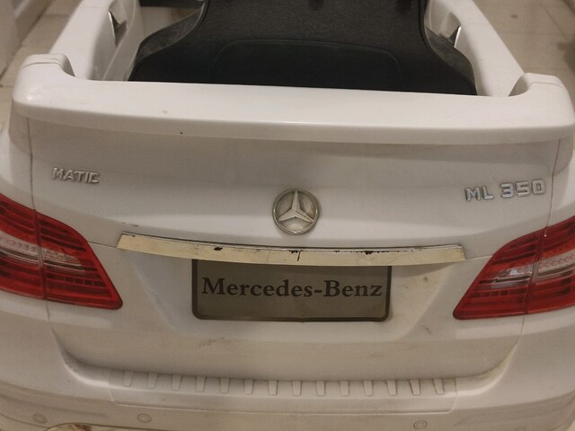 mercedes benz akülü araba