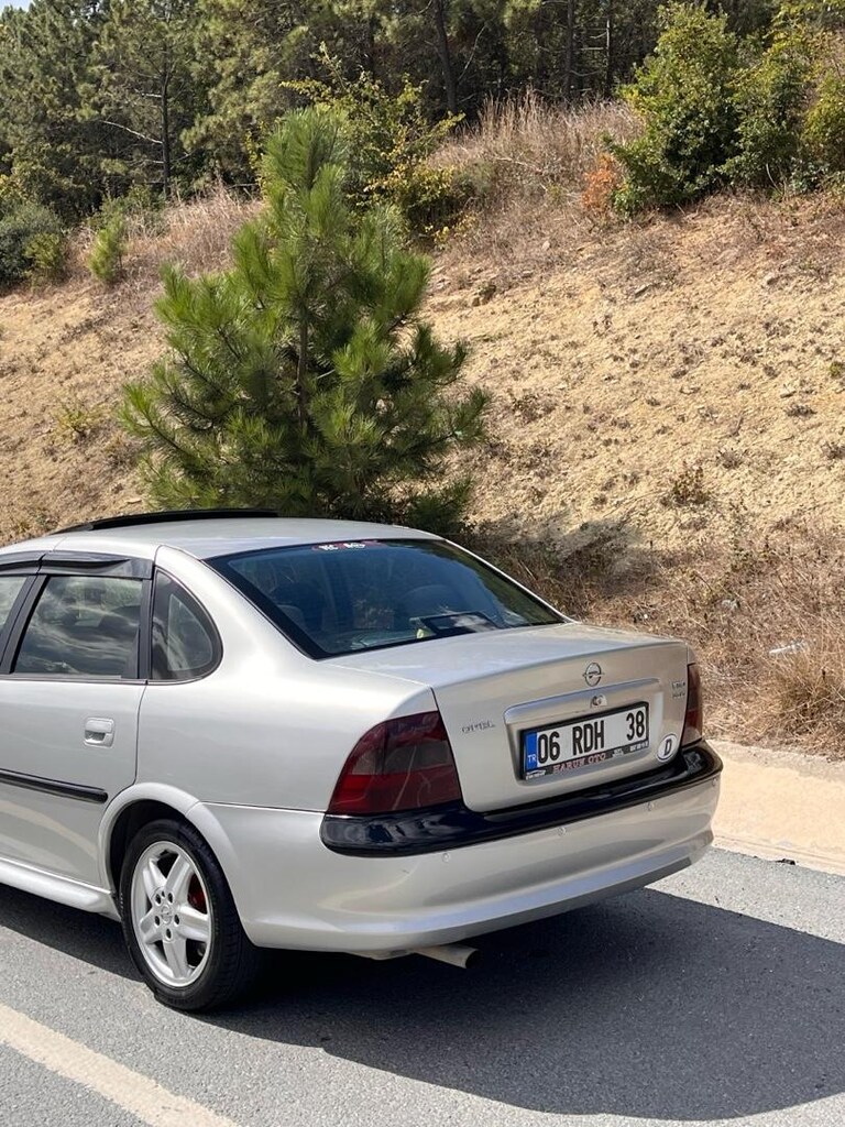 OPEL VECTRA B - 8