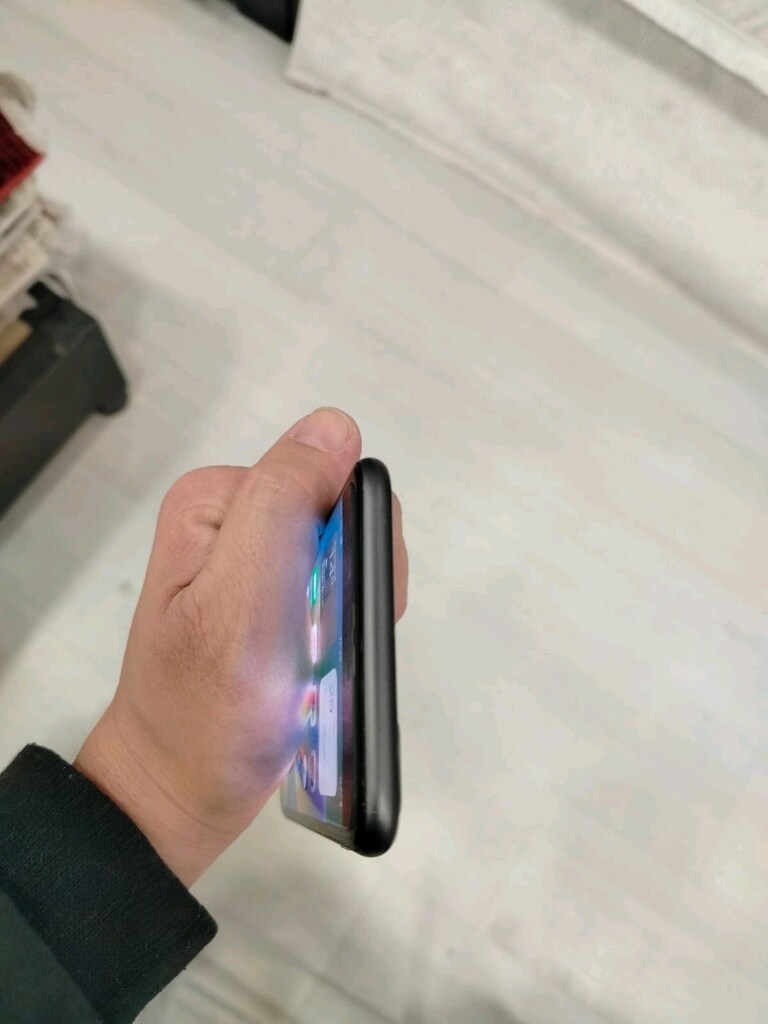 iPhone 8 plus 64 gb - 7