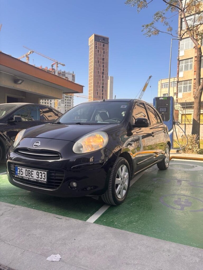 Nissan Micra Otomatik 1.2Tekna 2011 model 107xxxkm - 2