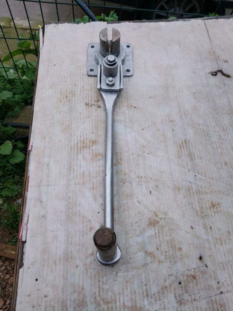 demir kıvırma kolu inşaatçılara - 6