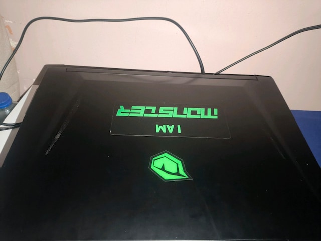 Monster Laptop Acil!