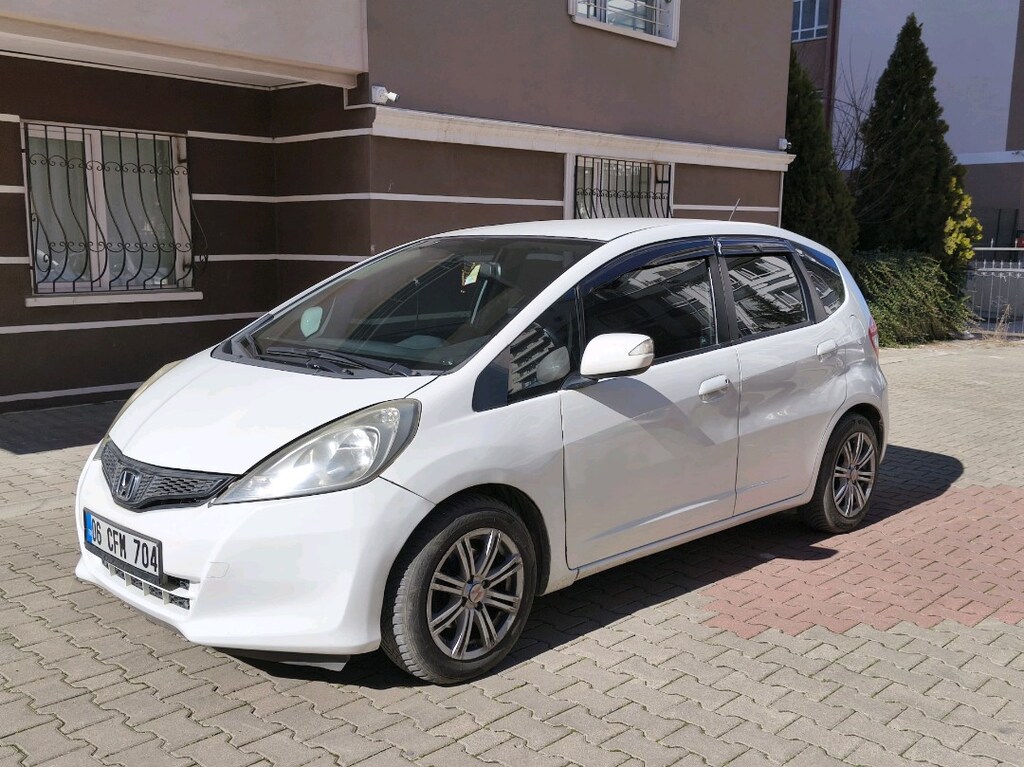 Otomatik 2012 Lpg'li bakımlı düşük km - 2