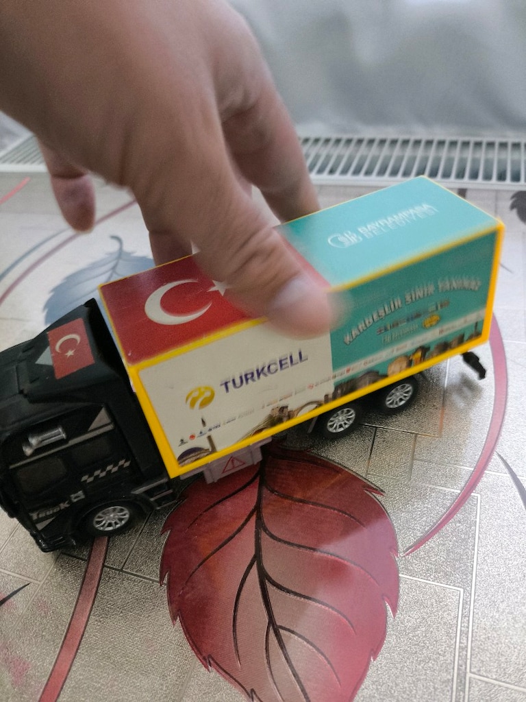 Turkcell Logolu Oyuncak Kamyon - 7