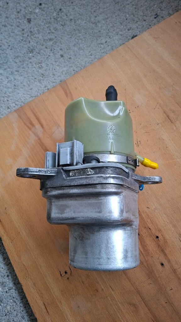 VOLVO S40 V50 C30 Elektrikli Direksiyon Pompası Orginal parç 2005-2007 - 2