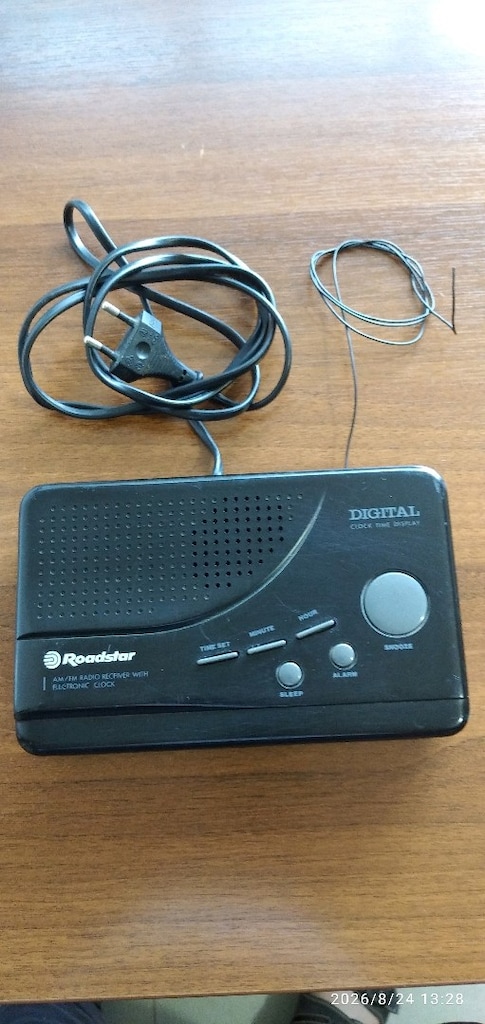 Roadstar Digital Radyo , saat ve Alarm.