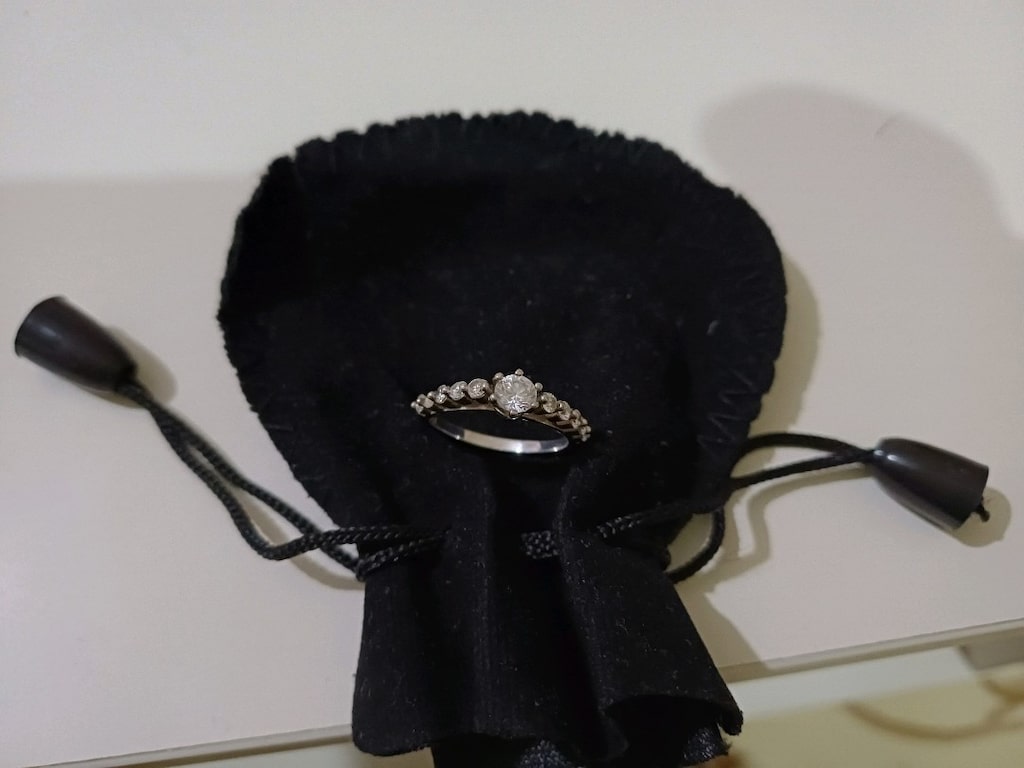 2.86 gram 925 ayar zirkon taşlı bayan gümüş yüzük. - 4