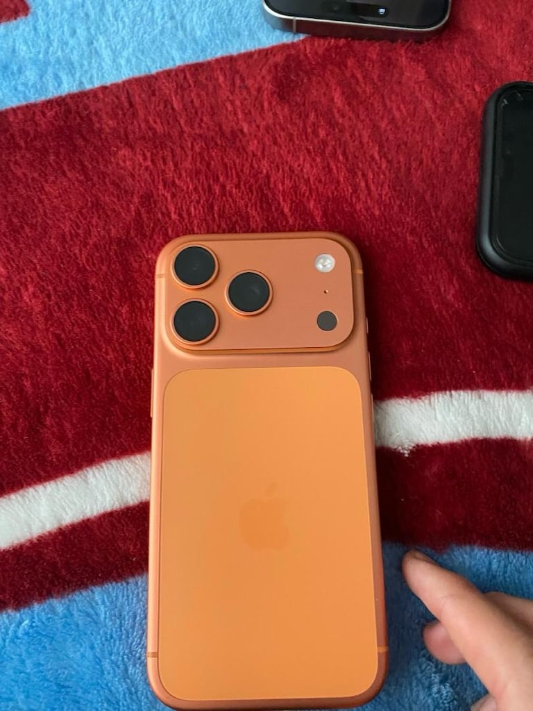 iPhone 17 pro YD - 7