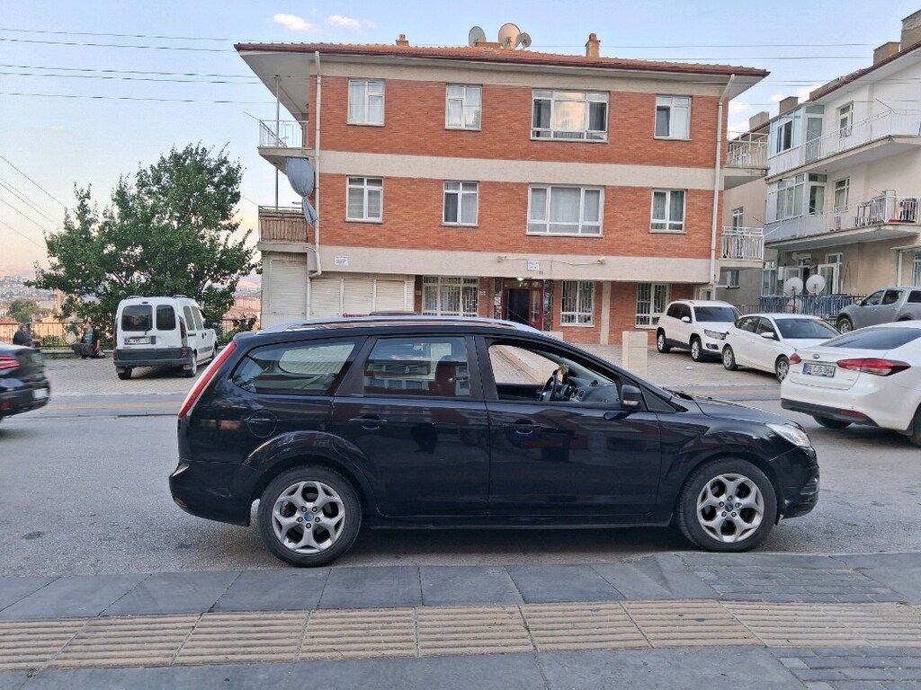 2011 Focus 2.5 kasa 1.6 sw otomatik - 2