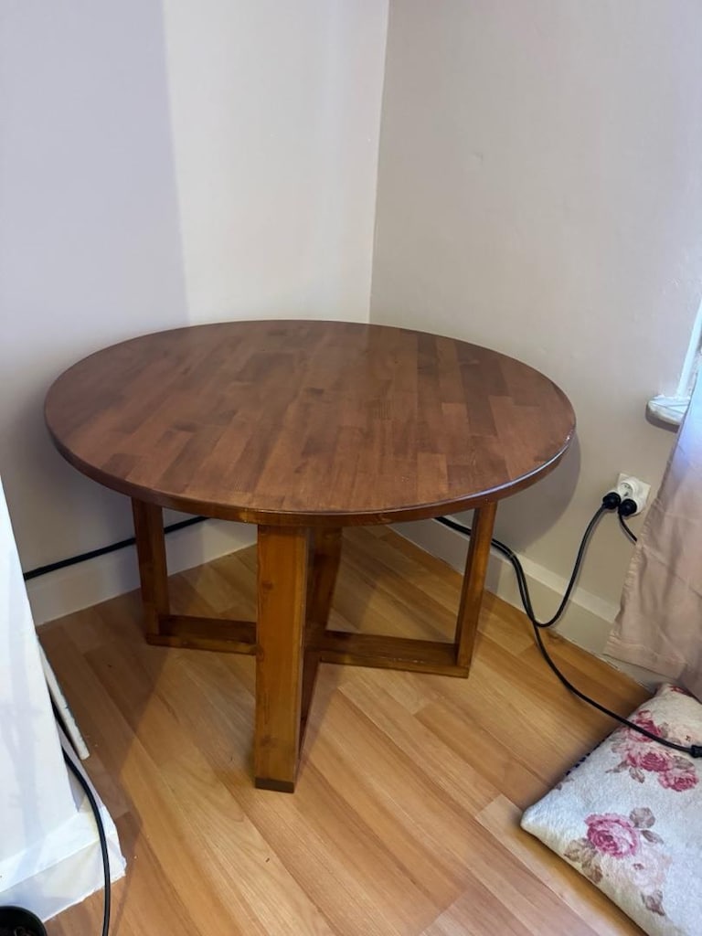 Masif ahşap yuvarlak yemek masası 120x120