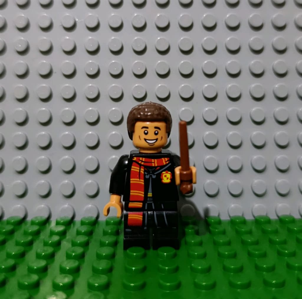 Lego Harry Potter Dean Thomas Mini Figürü - 2