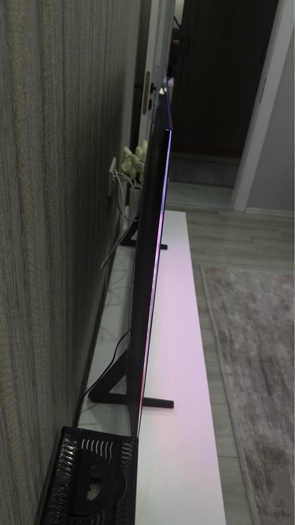 Samsung 140 ekran oled 4k üzerinde ekran koruyucu bulunmamaktadır - 4