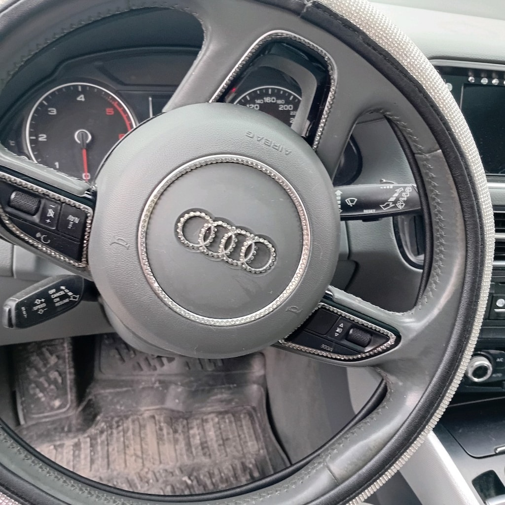 Beyaz Audi SUV - 3
