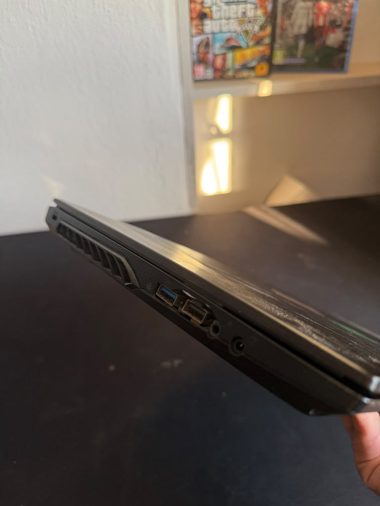 Monster Abra A5 Oyuncu Laptop i5-11400H RTX 3050 Ti 16GB RAM 512GB SSD - 6