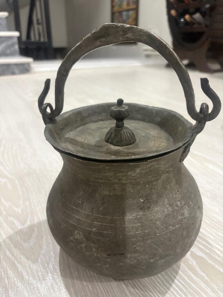 Antika El Dövmesi Kapaklı Bakır Bakraç - Koleksiyonluk Nadide 1270 gr