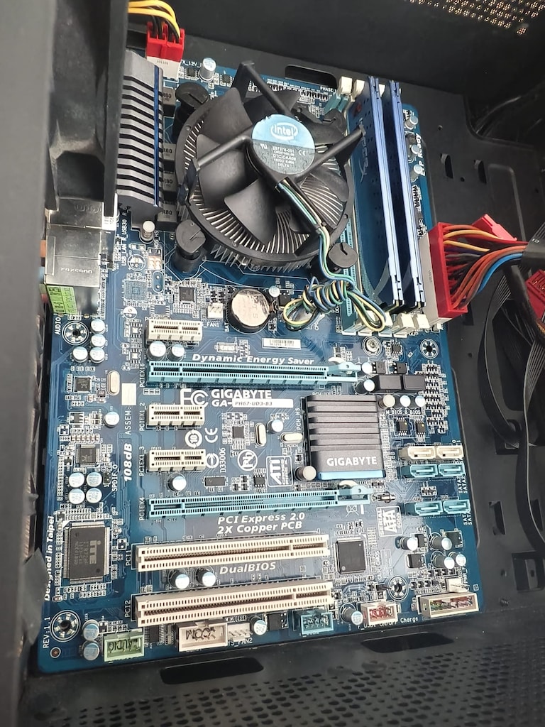 İ5 2300 - Gigabyte GA-P67X-UD3 - 4 GB RAM - SOĞUTUCU - 4