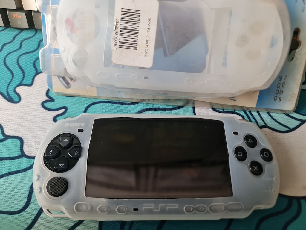 PSP 3000 Serisi için Silikon Koruma Kılıfı Sıfır Kutulu kılıf - 2