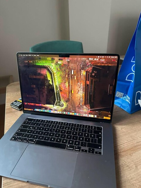 macbook m2 air 15”
