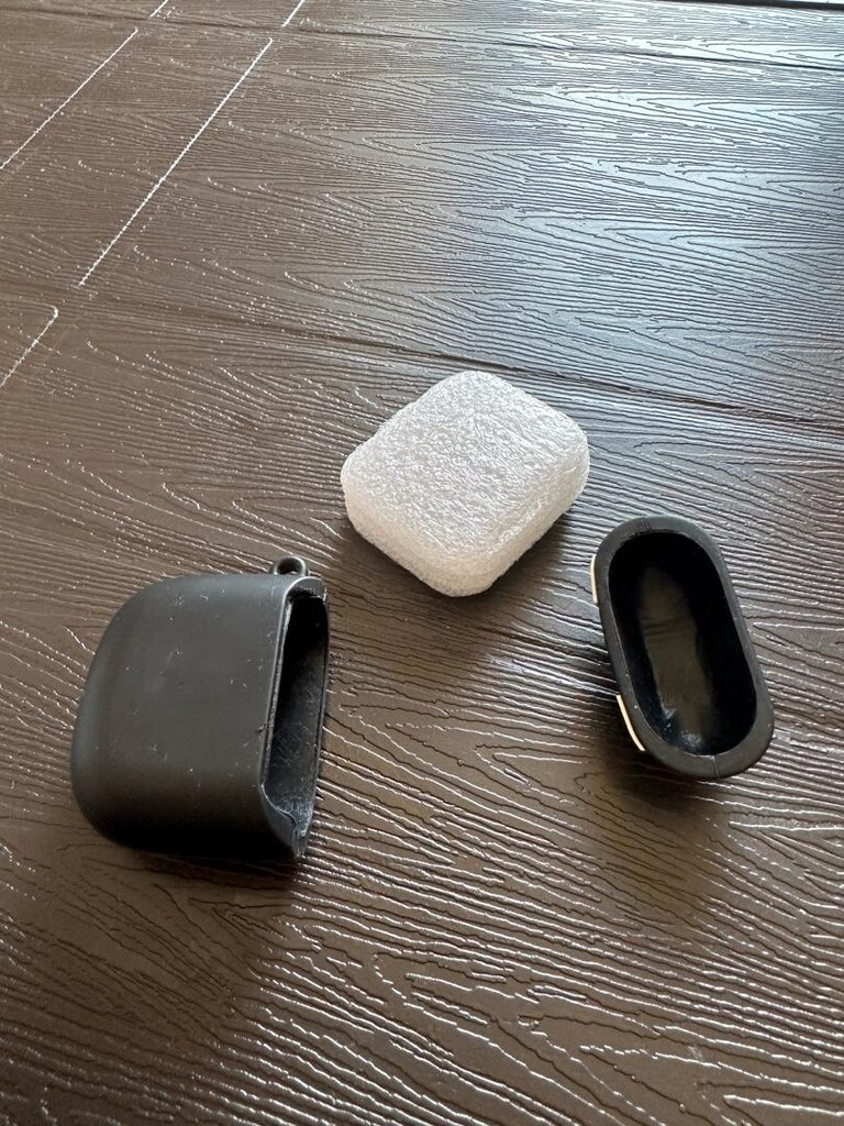 Venom Airpods 1-2 nesil kılıf - 4