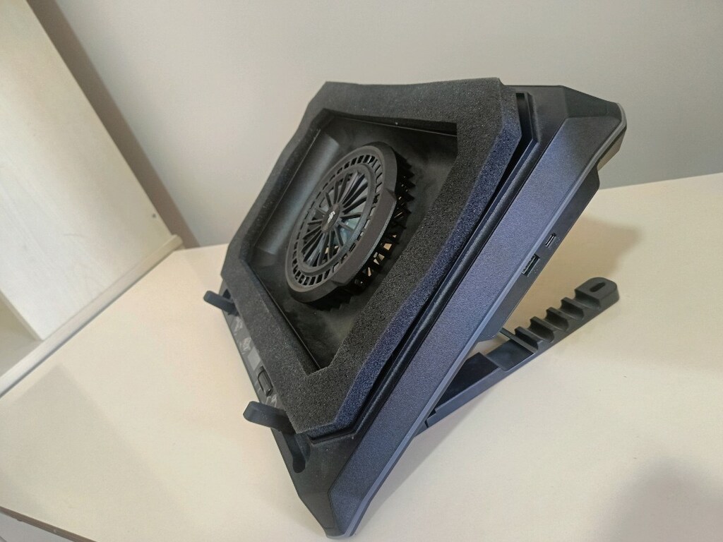 ACİL - SIFIR AYARINDA Claw's Arctic Pro RGB Oyuncu Laptop Soğutucu - 2