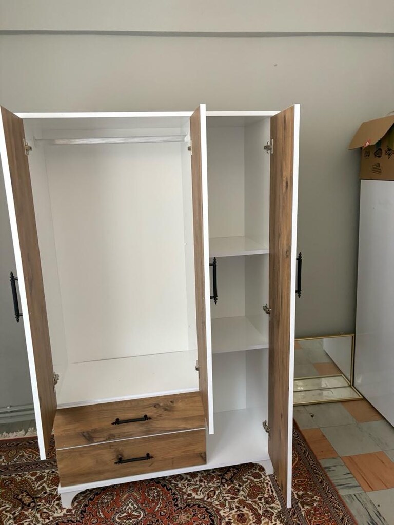 3 kapaklı elbise dolabı - 2