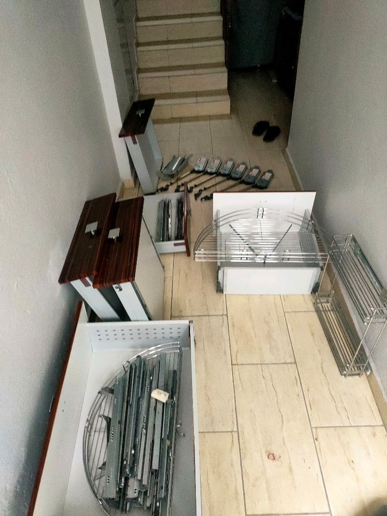 BLUM marka kalkar kapak mekanizması 6 adet ve 5 adet çekmece yine aynı - 9