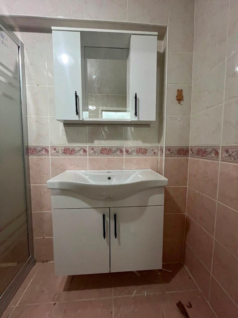Duşakabin ve banyo dolabı - 2