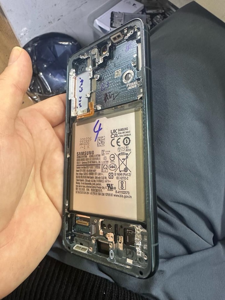 Samsung s22 orijinal çıkma ekran ince çizgi var - 5