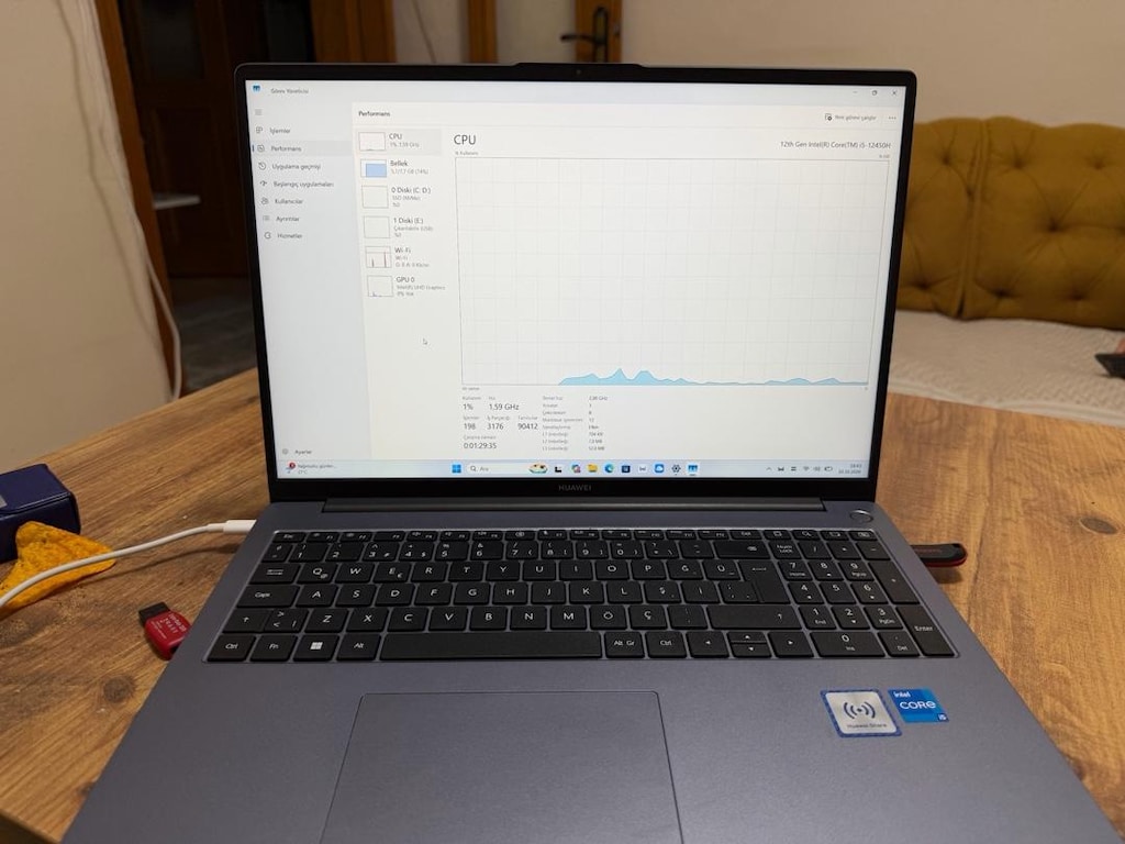 TERTEMİZ HUAWEİ MATEBOOK D 16 KUTUSU YANINDA - 7