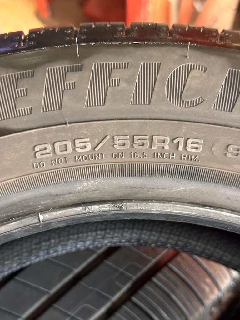 205 55 16 yazlık Goodyear 1000 km yol yaptı sıfır ayarında tarıh 2025 - 10