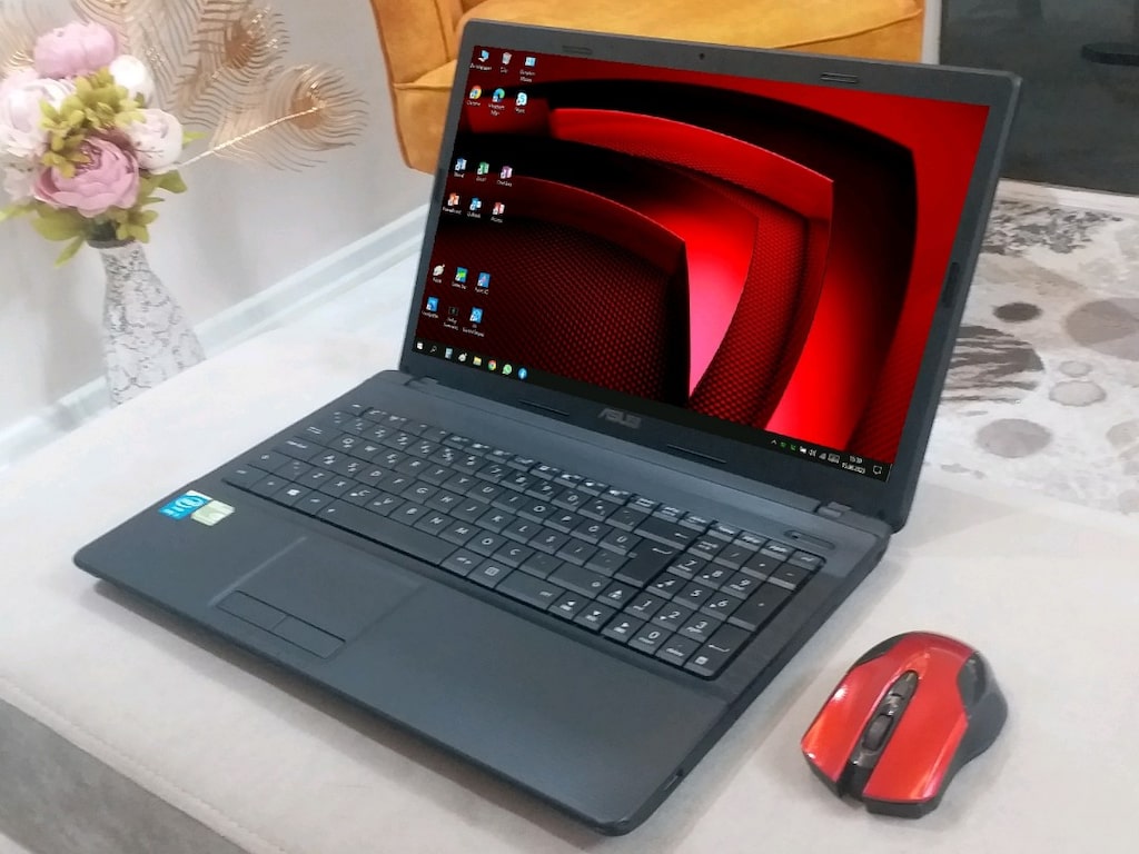 Tertemiz Ömürlük Hızlı Asus i5 - Yeni Pil - 8gb RAM - SSD TurboDisk'li - 3