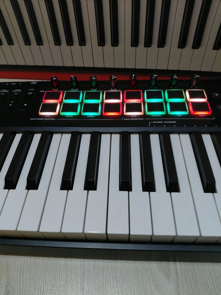 M-AUDIO Oxygen Pro 61 - Sıfır Ayarda - Kutulu - Çok Temiz - 3
