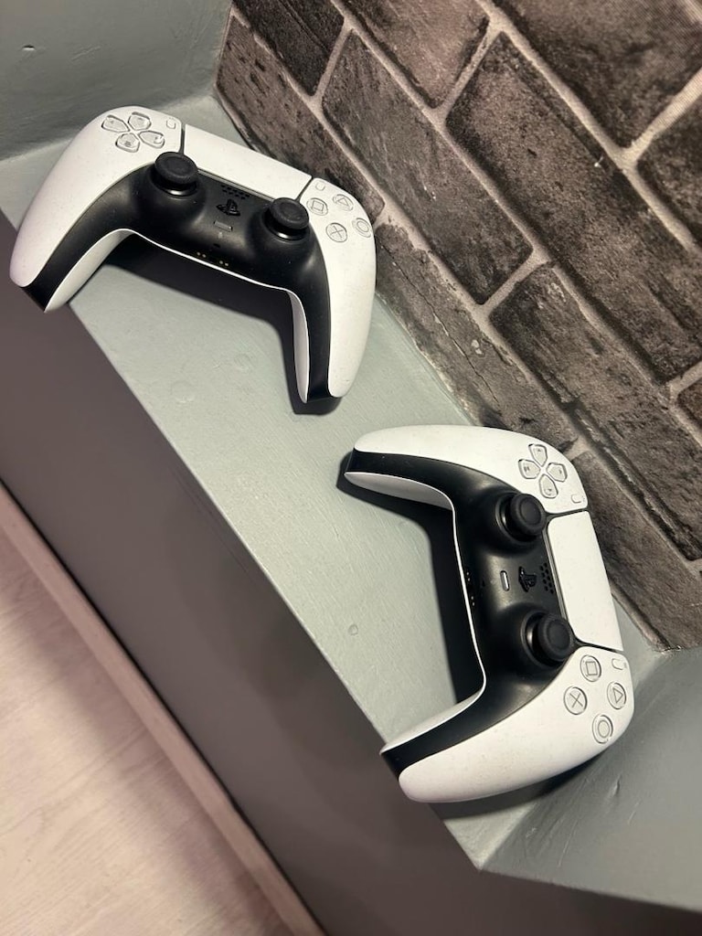 PS5 1TB Sıfırdan Farksız, Toplam oynama süresi 25 saat - 2