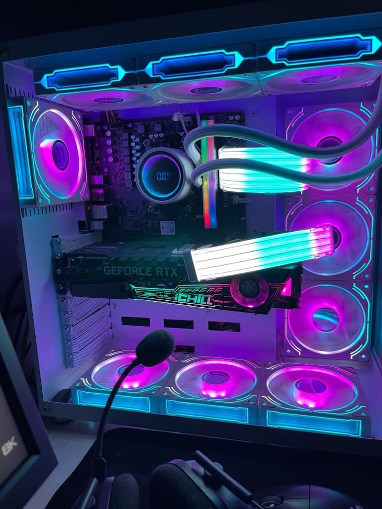 ÜST DÜZEY RTX 3080 Tİ 78003XD 32 gb 6000 ram - 7