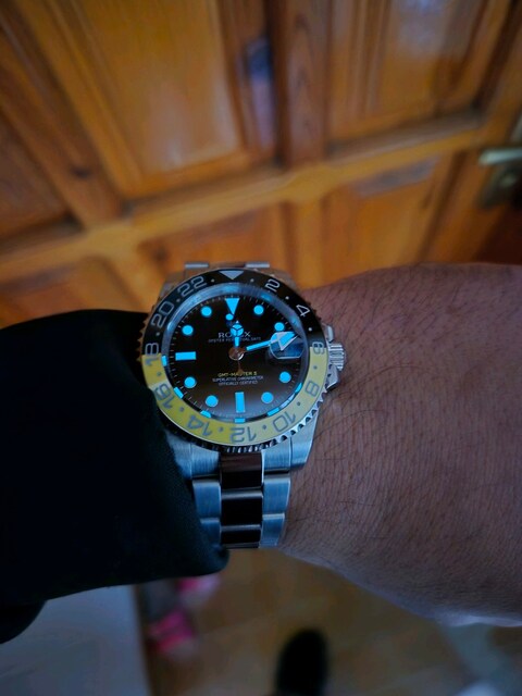 rolex GMT-MASTER II OTOMATİK SIFIR SAAT çiziksiz.