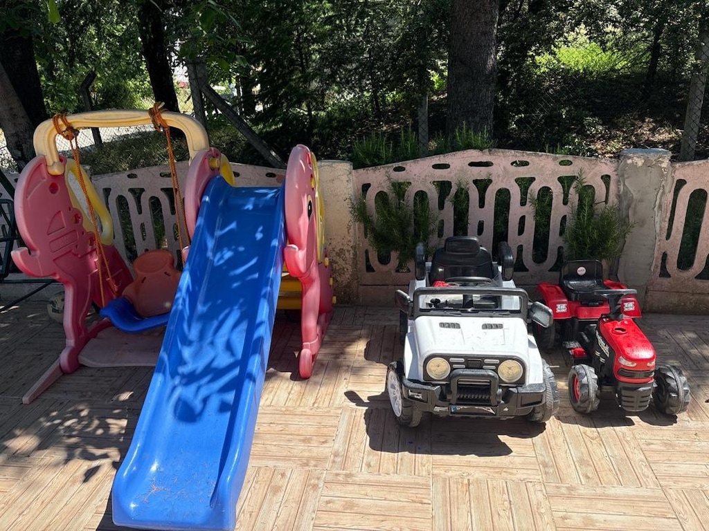pilsan kaydırak salıncak seti , dolu akülü araba ve pilsan traktör