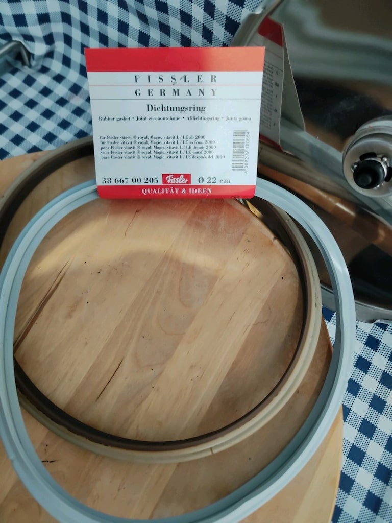 Fissler düdüklü tencere 6 Lt tertemiz kendi orjinal lastiği ve yanında - 8